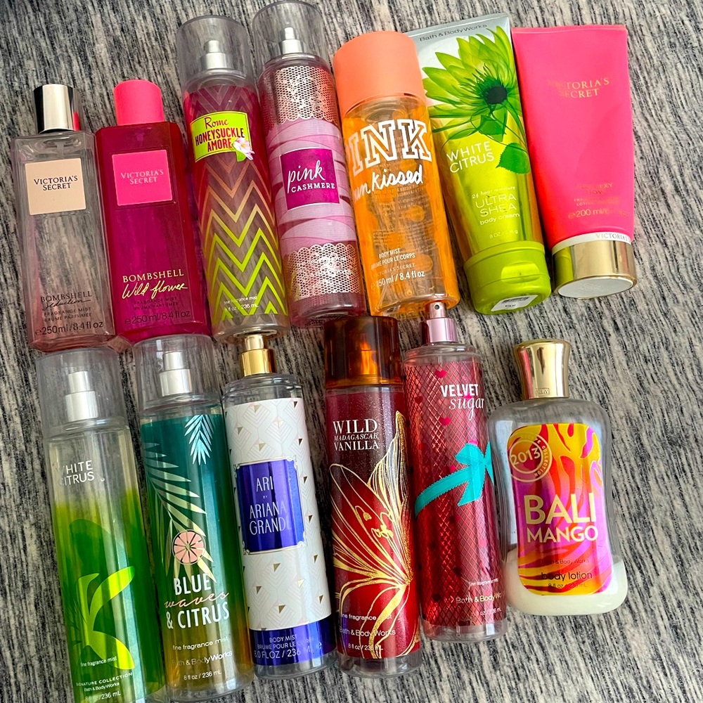Perfumes + stand!
